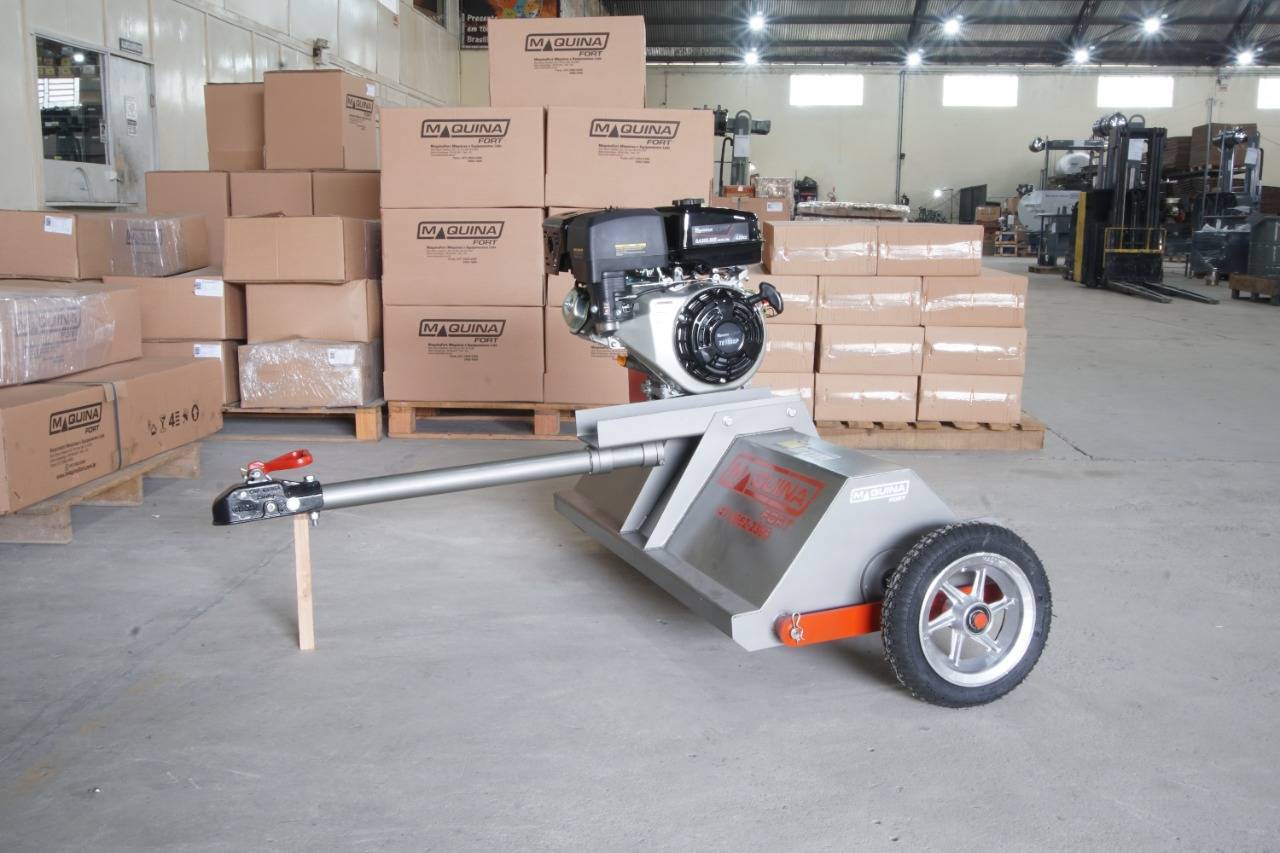 Roçadeira Trincha Maquinafort RT900 Com Motor 15hp p/ Quadriciclo