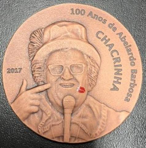 Medalha comemorativa 100 anos Chacrinha