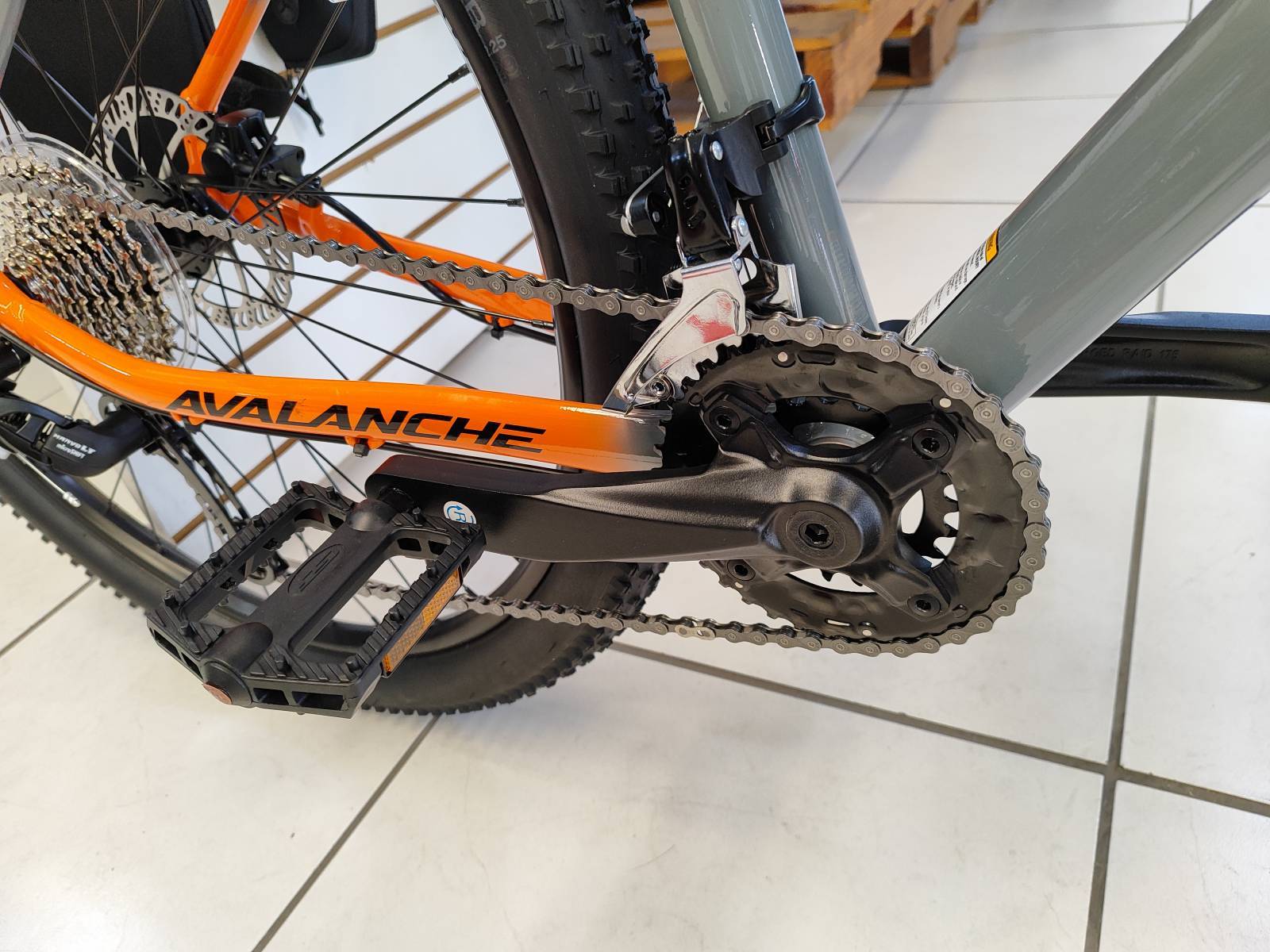 Bicicleta GT Avalanche Sport 18v Aro 29