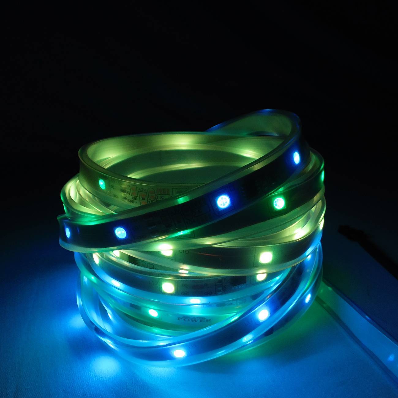 Fita de Led Digital 6803 5050 Rgb Várias cores 133 Efeitos Prova D' Água C/ Fonte