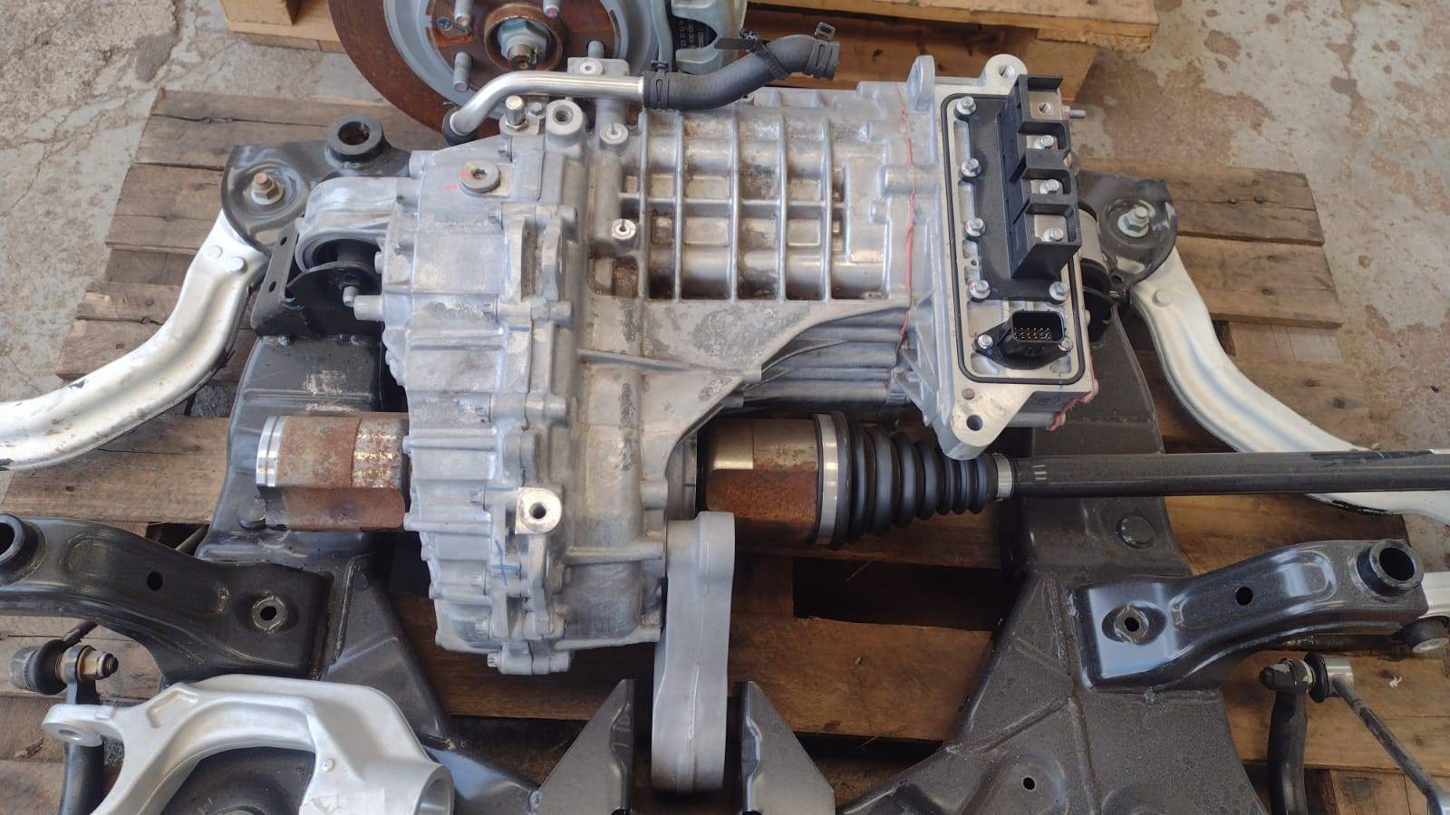 Motor - Transmissão Dianteira BYD Seal  Awd gs 590 Eletrico - MRX Auto Peças 