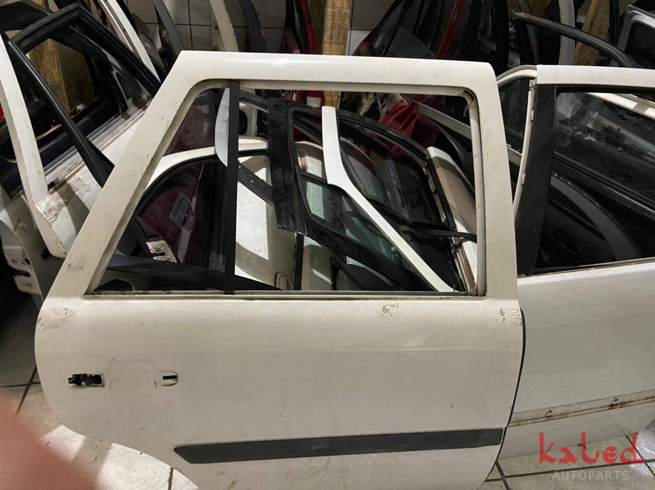 Porta traseira direita Vw Gol Parati G2 G3 G4 branca