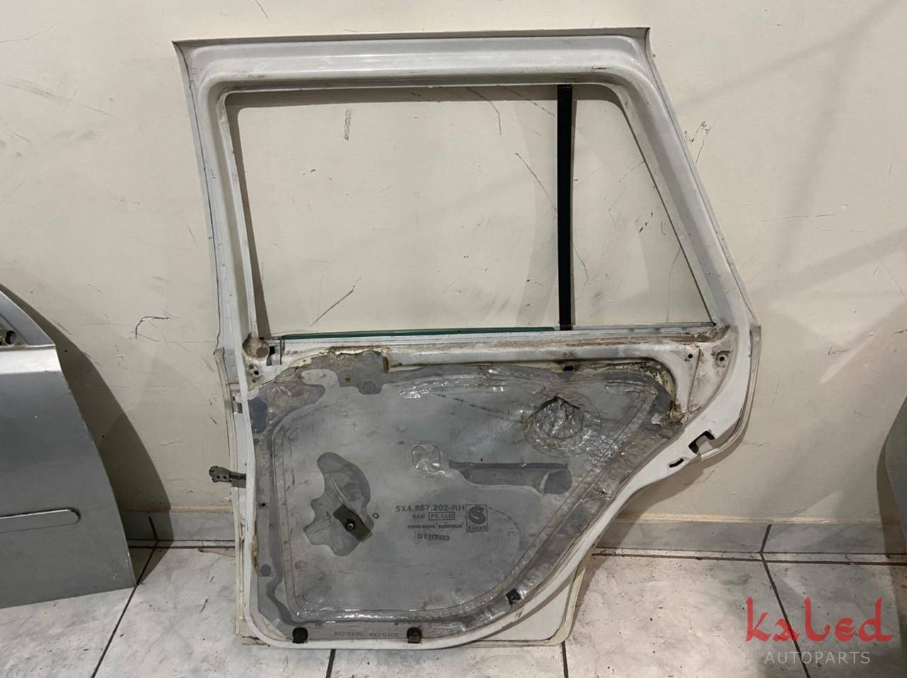 Porta traseira direita Vw Gol Parati G2 G3 G4 branca