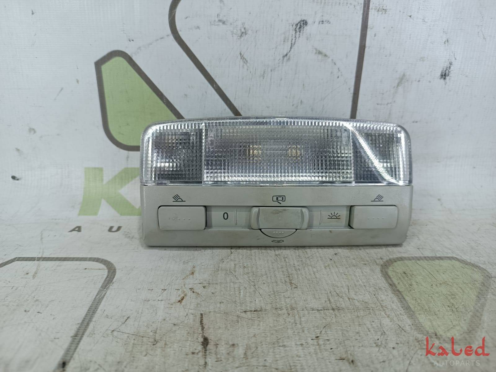 Luz de cortesia VW UP TSI 2016 - Kaled Auto Parts