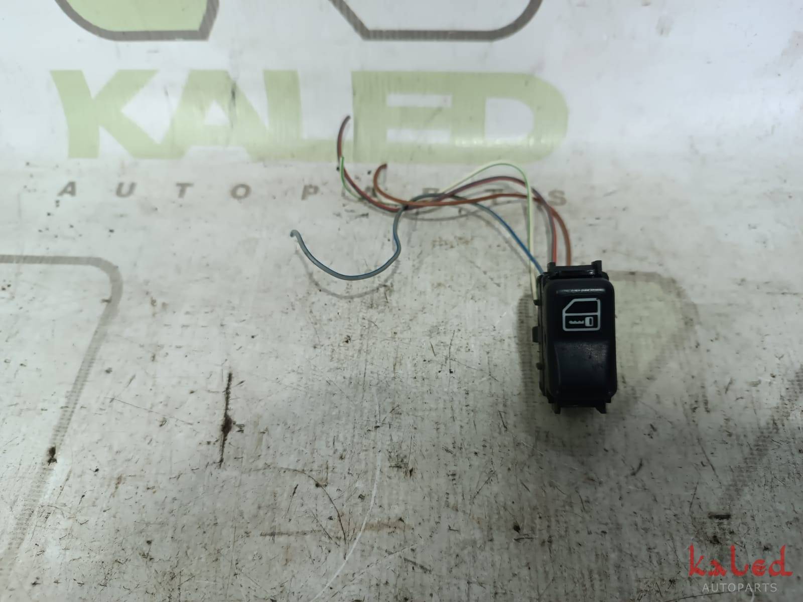 Botão trava vidros Mercedes C180 1995 