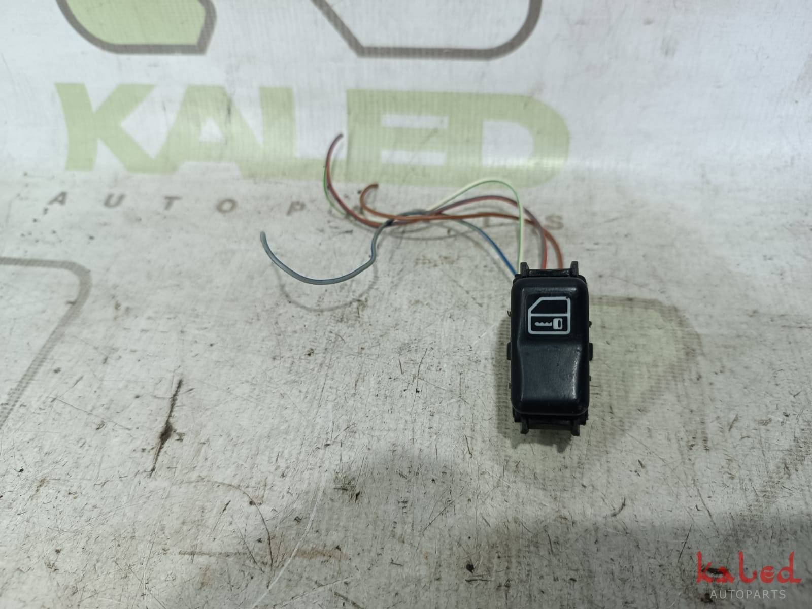 Botão trava vidros Mercedes C180 1995 