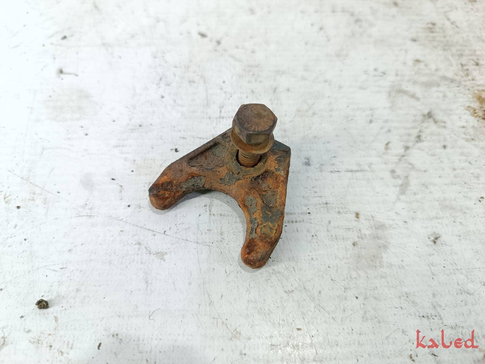 Suporte fixação distribuidor motor AP 