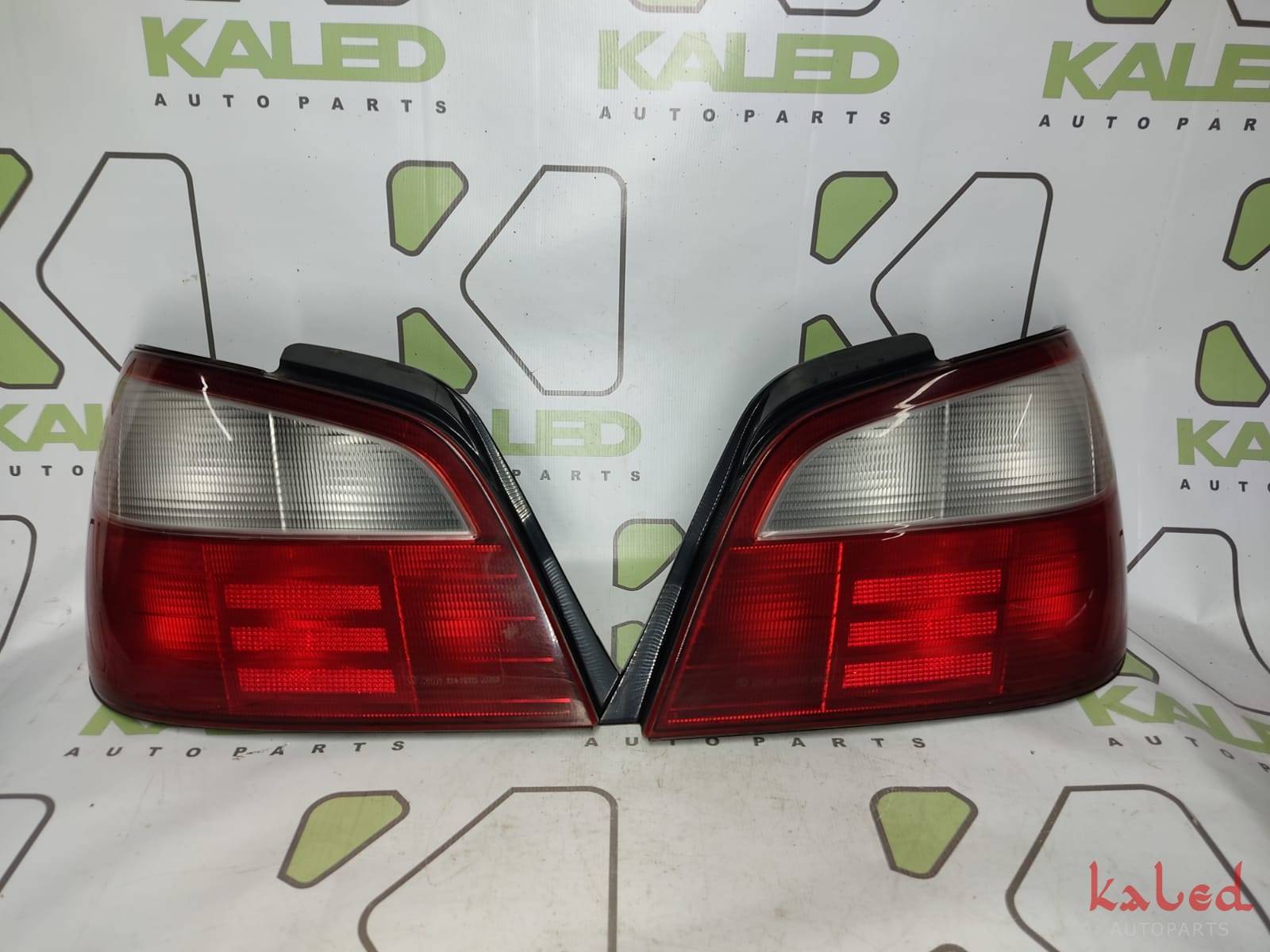 Par de lanternas originais para Subaru Impreza WRX. - Kaled Auto Parts