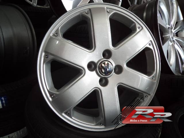 JOGO DE RODA VW PARATI TRACK FIELD REPLICA ZUNKY ZK110 15X6 PRATA
