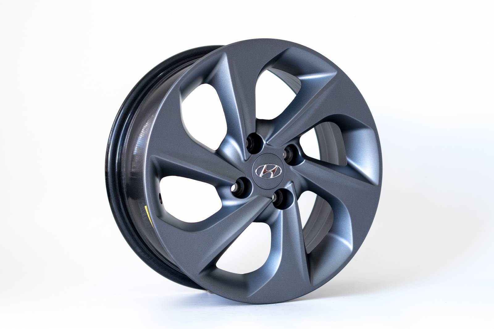 RODA R78 HYUNDAI HB20 ARO 15 GRAFITE FOSCO E PRATA Truck Plaza