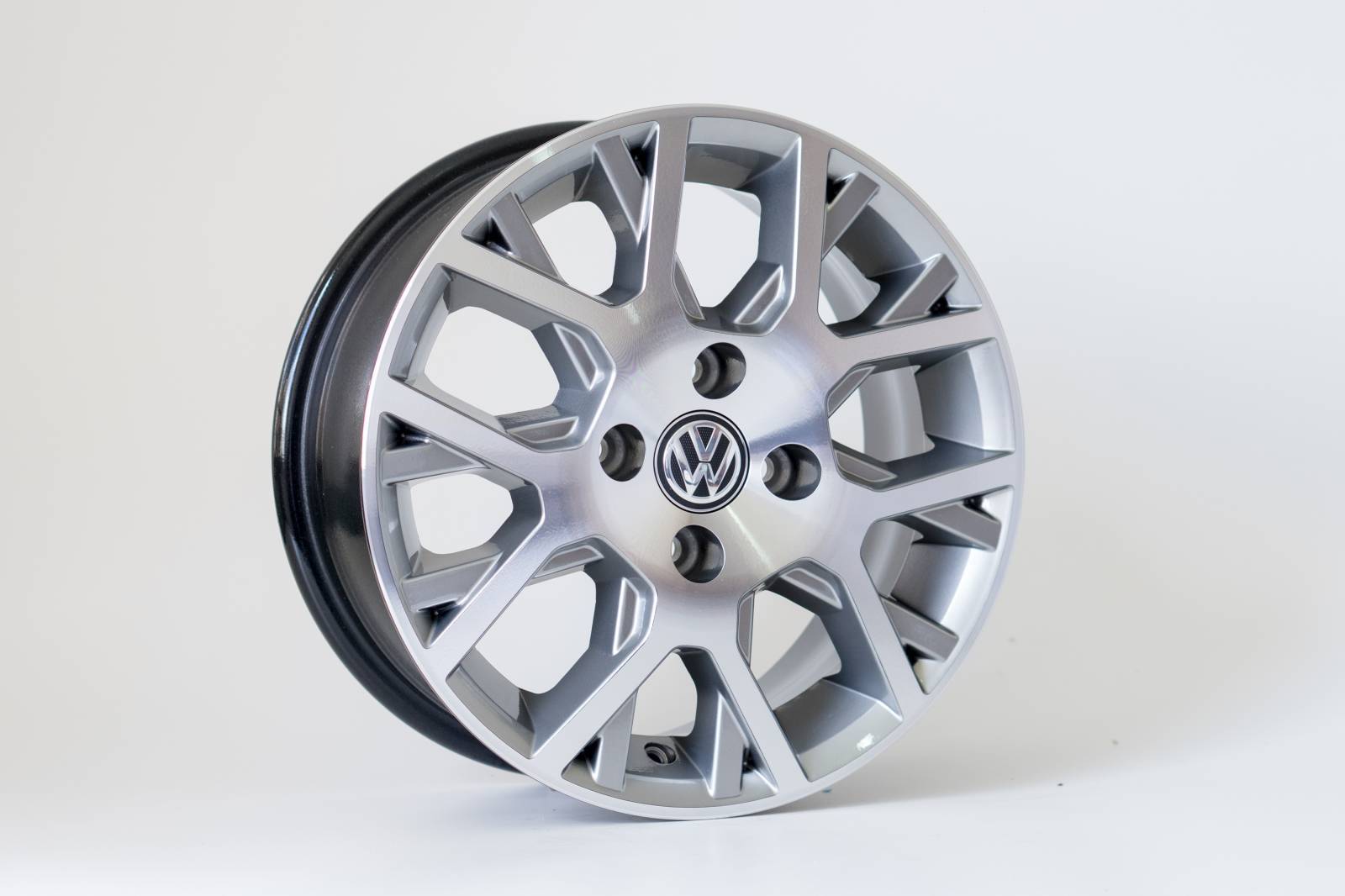 Jogo de 04 Rodas VW Saveiro Cross KR R45 aro 15 4x100 GD 